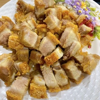 (ส่ง 18/08/69) (แบบไม่มีน้ำจิ้ม) หมูกรอบ อบ ไม่มีไขมันทำรานส์ เนื้อนุ่ม หนังกรอบ by หมูกรอบ SNOOK
