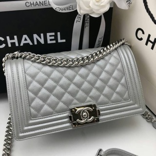 *เช็คสินค้าก่อนสั่งนะคะ* Chanel Boy