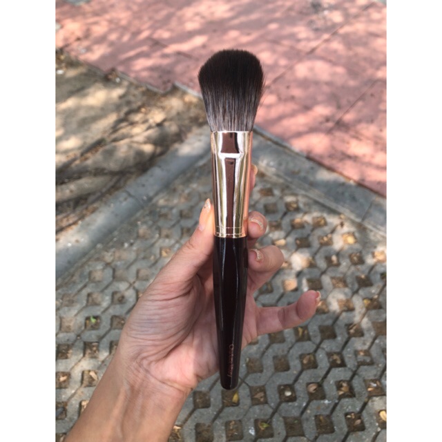 [เคลียร์สต็อก]Charlotte Tilbury ????????แปรง Bronzer & Blusher Brush