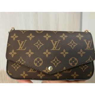 (หยุด 21-25 / ส่ง 26 กย )LV Felicia pochette ด้านในสีน้ำตาล