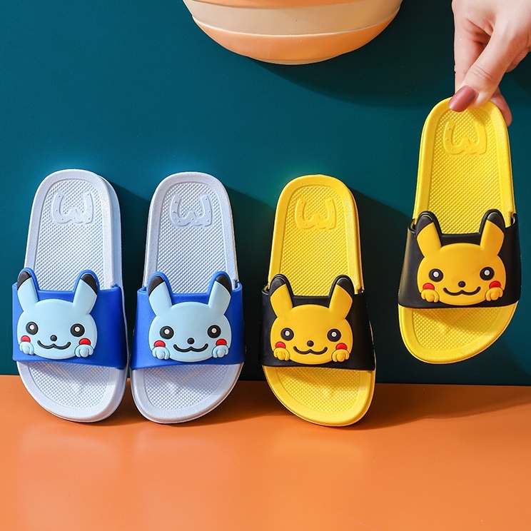 รองเท้าแตะเด็ก PVC รองเท้าเด็ก พื้นกันลื่น แต่งตัวการ์ตูนปิกาจูน่ารัก แฟชั่นเด็ก นุ่ม เบา (พร้อมส่งในไทย) - รูปที่ 4