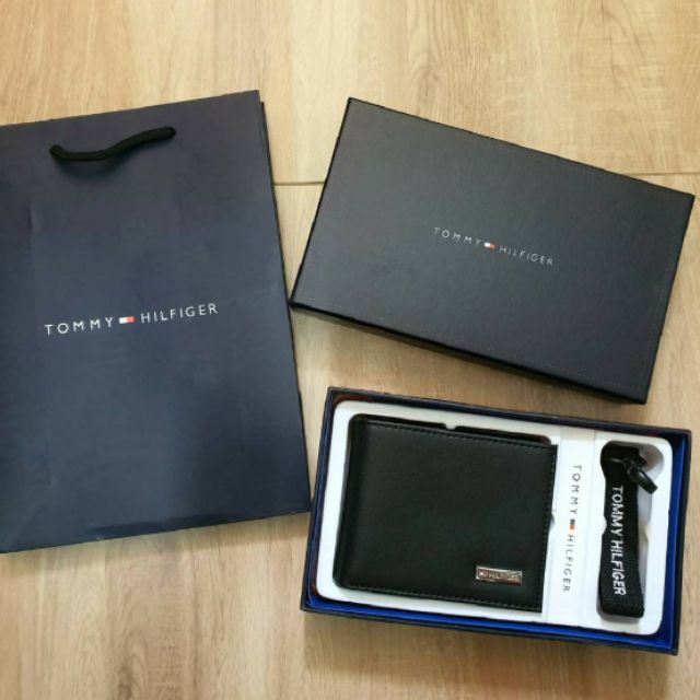 Tommy Set กระเป๋าสตางค์+พวงกุญแจ แท้100%