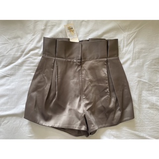 Sale! New! กางเกงขาสั้นเอวสูง Milin size us4| uk10