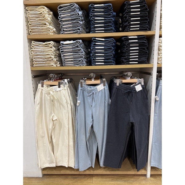 UNIQLO ข้อเสนอจํากัด 20 - 26 ธ.ค ผู้หญิง เสื้อแจ็คเก็ตยีนส์ ยูนิโคล่ กางเกงเรียว