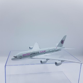 โมเดลเครื่องบิน AIRBUS A380 ทำจากเหล็ก สัดส่วน 1:400 ประตู(QATAR AIRLINE)