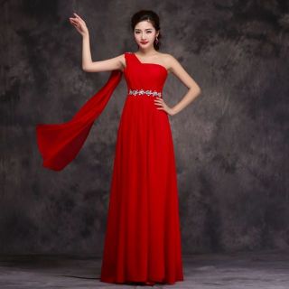 พร้อมส่ง ชุดเดรสยาว ไหล่เดียว สีแดง จับเดรปช่วงอก แบบเก๋ คาดแต่งคริสตัลที่เอวสวยงาม