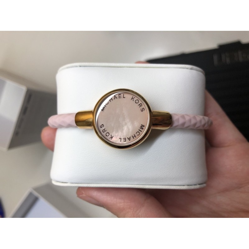 MICHAEL KORS Access Crosby Activity Tracker in Madreperla e Silicone Rosa |  Shopee Thailand