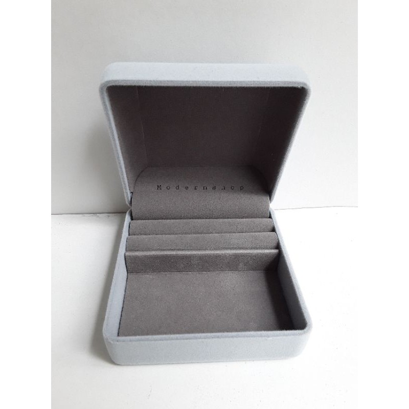 กล่องกำมะหยี่เก็บเครื่องประดับครบเซ็ท สีแฟนซีหรูหรา ขนาด 9×9×5 ซม. - รูปที่ 4