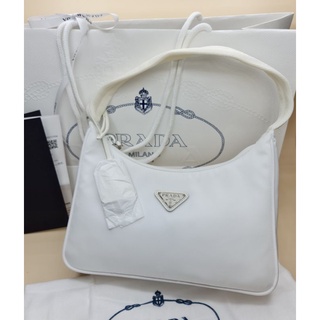 Used like new!! PRADA Hobo Re-edition 2000 สี Bianco (ขาว) fullset + rec