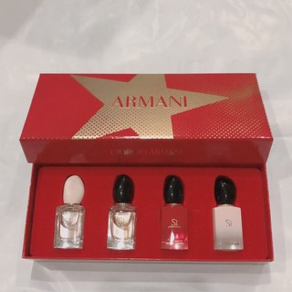 ❤Giorgio Armani Si Mini XMas Gift Set. . ชุดรวมน้ำหอมสำหรับผู้หญิง .