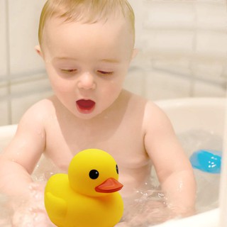 HYG Ready Stock 1PCS Baby Bath Toy Duck Pool Swimming Toy Water-playing Squeak Rubber  Little Yellow Baby Bathroom Toys