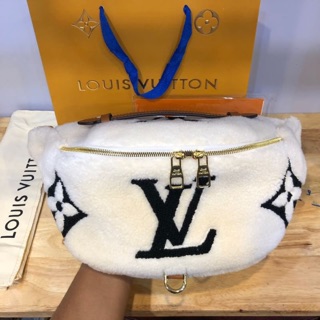 กระเป๋าคาดเอวLv belt bag