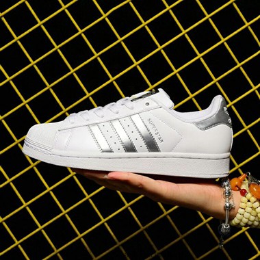 aq3091 adidas superstar