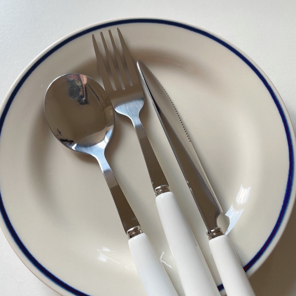 HERA ช้อนส้อม ตะเกียบ มีดสเต็ก ที่จับเซรามิกสีขาว ช้อนส้อมเกาหลี สแตนเลส Stainless Steel Cutlery Set Ceramics Handle Spoon Fork Knife Chopsticks Coffee Spoon Egg Beater Tableware