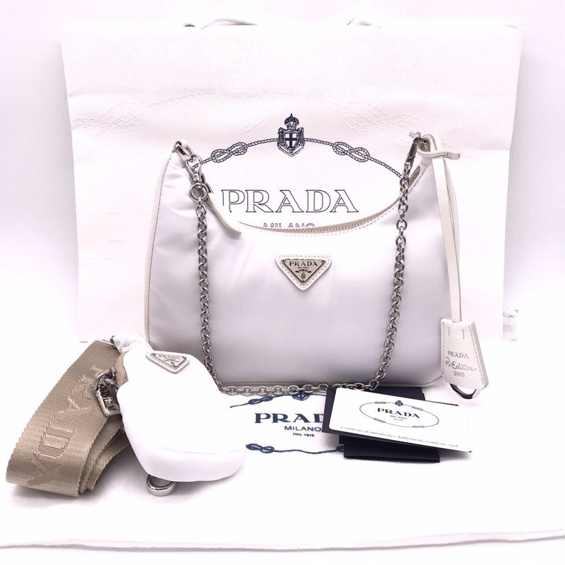 ❤️New Prada hobo มีสายstrap สีขาว limited ปี20 อปก การ์ด ถุงผ้า ถุงกระดาษ💥sale💥 