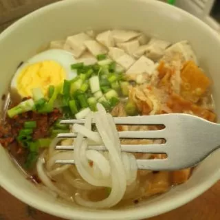 เส้นก๋วยจั๊บญวน จ เจริญรุ่งเรือง