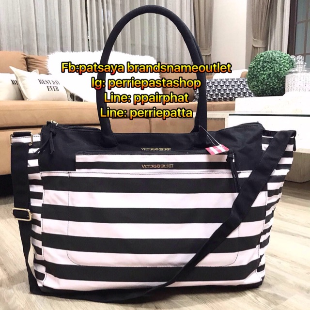 พร้อมส่ง Victoria's Secret Large Travel Bag With Pouch แท้💯outlet กระเป๋าทรง Travel ใบใหญ่+ใบเล็ก
