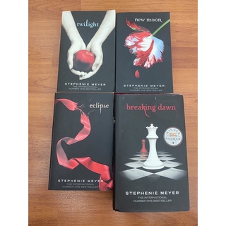 Twilight Saga : Twilight, New Moon, Eclipse, Breaking Dawn (English), The Host/ Stephenie Meyer