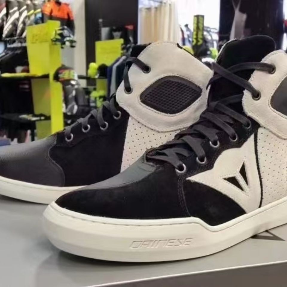 Dainese รองเท้าปั่นจักรยาน กันลื่น ระบายอากาศได้ดี