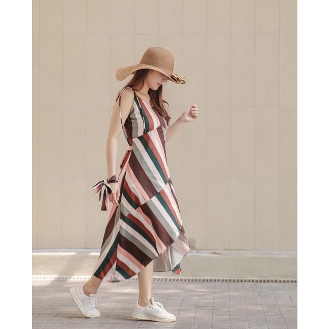 ส่งต่อ เดรส Labelle clothing brand