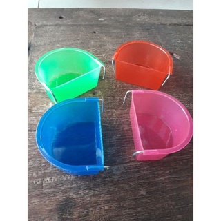 ถ้วยครึ้งวงกลม ถ้วยพลาสติกใส่อาหารนกขนาดเล็ก ขนาด8cm.