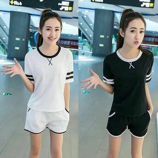 ชุดเซท 2ชิ้น เสื้อแขนสั้น +กางเกงขาสั้นเอวสม็อค กระเป๋า2ข้าง ผ้ายืด