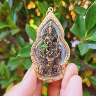 *พระนารายณ์ทรงครุฑปราบไตรจักร ลป.ผาด วัดไร่ จ.อ่างทอง (เลี่ยมกรอบทองไมคอนกันน้ำอย่างดี)
