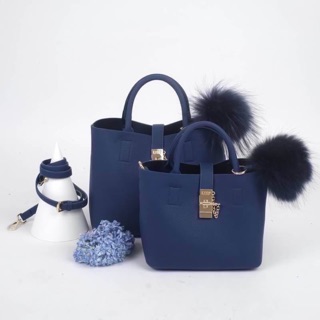 KEEP LALA  BAG •  พร้อมส่ง 2 ขนาด ตามการใช้งาน สีใหม่ Royal navy