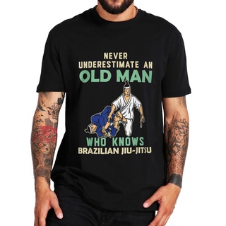 เสื้อยืดลําลอง ผ้าฝ้าย แขนสั้น พิมพ์ลาย An Old Man Who Knows Brazilian Jiu-Jitsu สไตล์วินเทจ แฟชั่นฤดูร้อน สําหรับคู่รัก