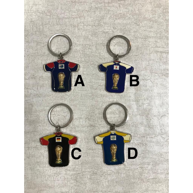 GANTUNGAN FIFA WORLD CUP 2010 ORIGINAL 4.5x4cm IRON KEYCHAIN - F