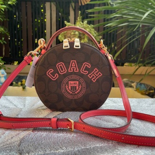 📮 (พร้อมส่ง) รุ่นใหม่ทรงสวย NEW COACH Canteen Crossbody In Signature Canvas With Varsity Motif