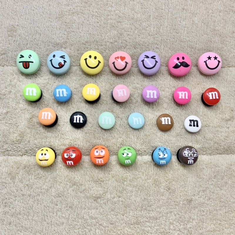 JBMM 👠🌈Shoe Charm Set Emo&m 2😃🎊🌈 ตัวติดรองเท้ามีรู เซต อารมณ์เอ็ม 2 ^^