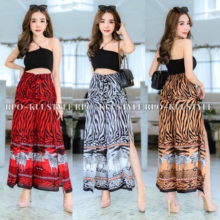 กางเกงเอวสูงเสริมปีกทบหน้า เอวใส่หูรู้ด ปรับผูกโบว์ได้ตามรูปร่างคนใส่ เนื้อผ้าสปันลายม้าลายเล่นเชิงงานสวยใส่ได้ตลอดกาล