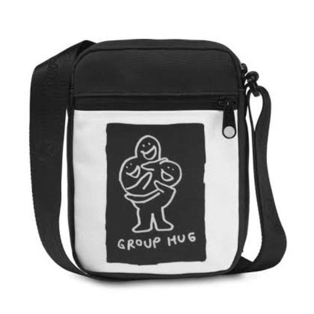 JanSport กระเป๋าสะพายข้างใบเล็ก รุ่น JS0A3P3M5C7 WEEKENDER - THE GONZ GROUP HUG