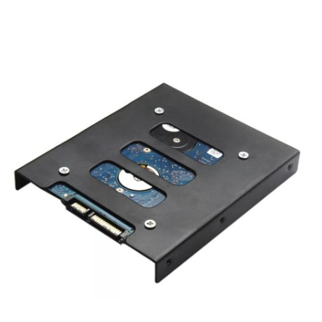 ถาดแปลง แบบเหล็กสีดำ แปลง SSD HDD ขนาด 2.5 นิ้ว ให้ใส่ช่อง 3.5 นิ้ว ได้ จำนวน 1 ตัว​  มีน๊อตแถมให้