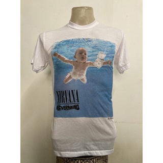 เสื้อวง Nirvana สไตล์วินเทจ