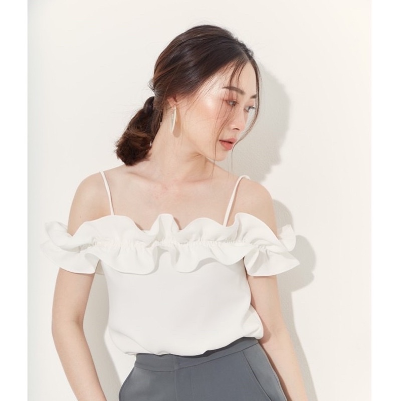 Le qua - Daisy ruffle top แค่ซักไม่เคยใส่ราคาเต็ม1,890บาท