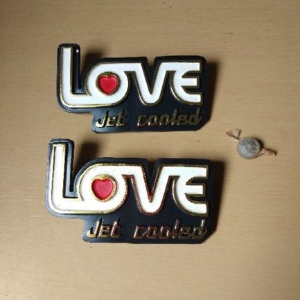 โลโก้ฝากระเป๋าข้าง RC SUZUKI LOVE(ขายเป็นคู่)