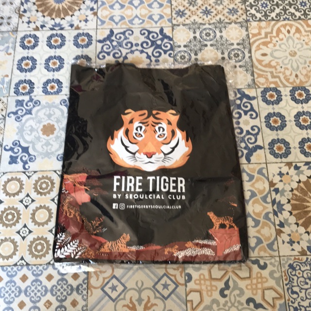 กระเป๋าผ้าตราเสือ Fire Tiger