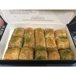 Long lasting Baklava with Pistachio No.1 บัคลาวา พิสตาชิโอ้ หวานน้อย / karaköy güllüoğlu 500 gr.