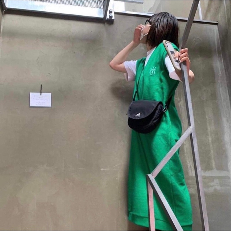 กระเป๋าสะพายข้าง gregory ทรงกลม