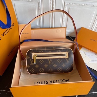 Louis vuitton Pochette Size 21 cm