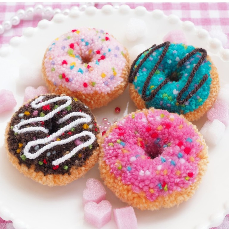 Pompom Donut - Pompom Donut - พวงกุญแจทํามือ