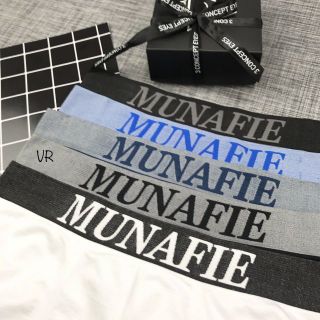 n)(e)(w)Boxer munafie