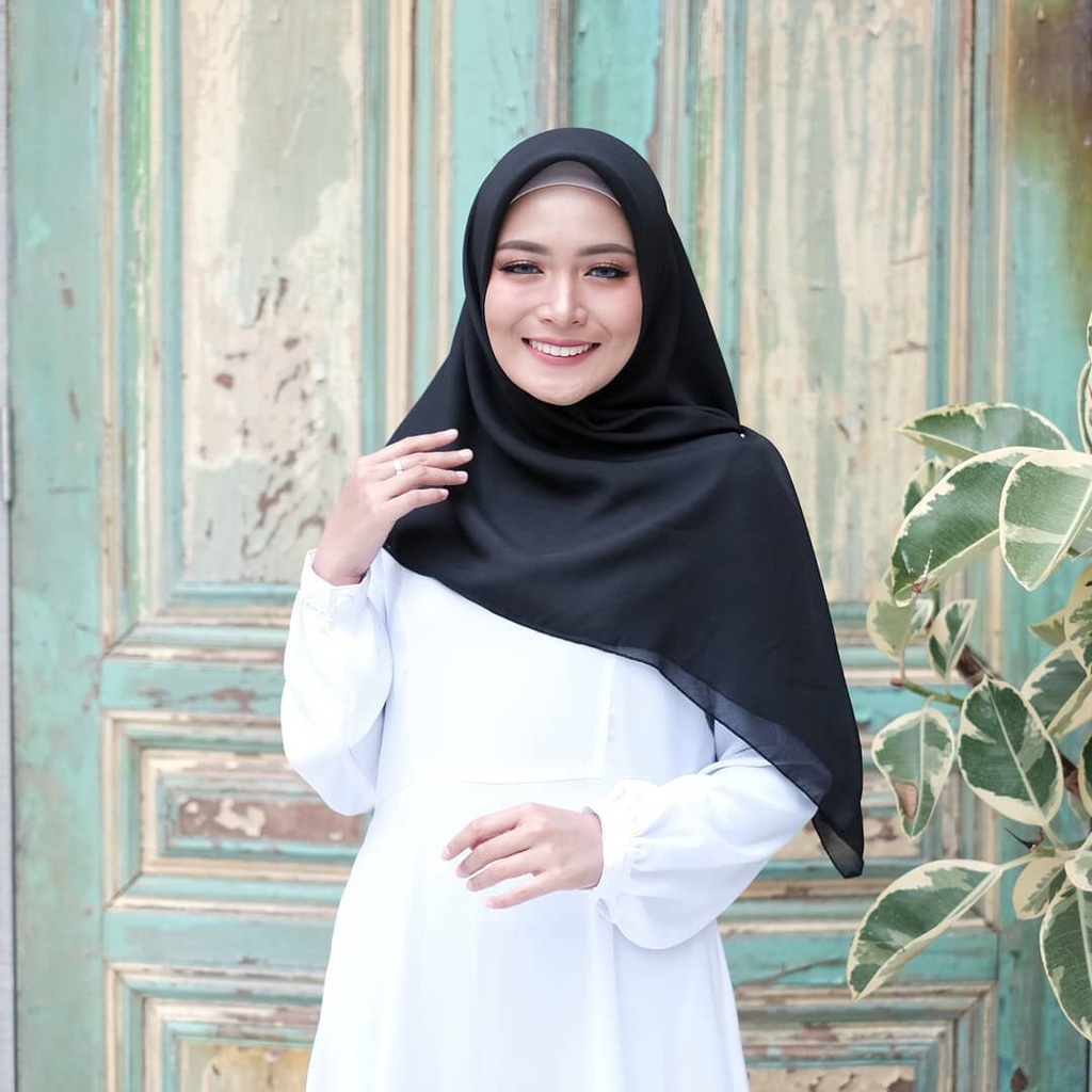 Fashion Shop HIJAB BELLA SQUARE / BELLA SQUARE / PREMIUM BLACK POLLYCOTTON HIJAB.
