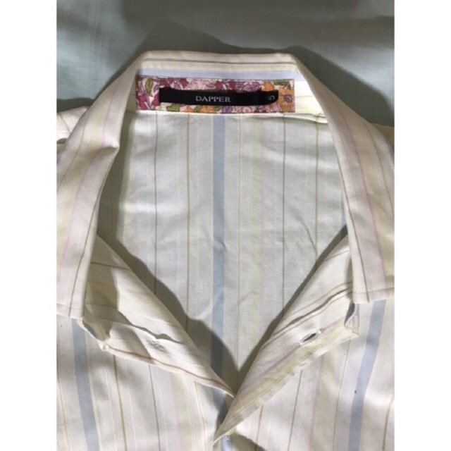 เสื้อเชิ๊ต dapper xl สภาพใหม่ยังไม่เคยใส่ ซื้อเพราะชอบเนื้อผ้า รอบเอว 42 นิ้ว แขน 26นิ้ว อก 42นิ้ว ไ