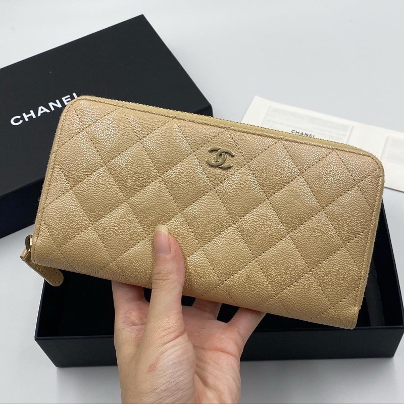 Ultra rare! Like newww chanel zippy long wallet beige pearly caviar Hl27