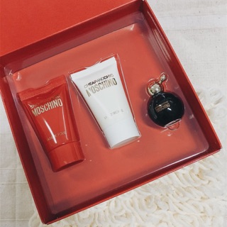 Cheap and chic moschino mini set (น้ำหอม4.9ml+body lotion 25 ml+ shower gel 25ml)