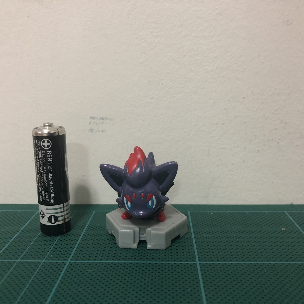 โมเดล โปเกมอน pokemon figure Takara tomy Zorua ฐานชิป