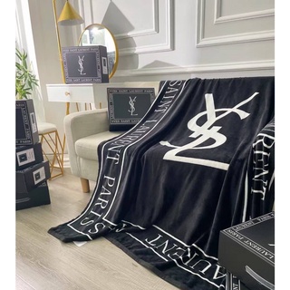 ผ้าห่ม YSL MONOGRAM BLANKET  สินค้ามาพร้อมกล่องนะคะ ราคา 1450-. ขนาด 150*200 cm